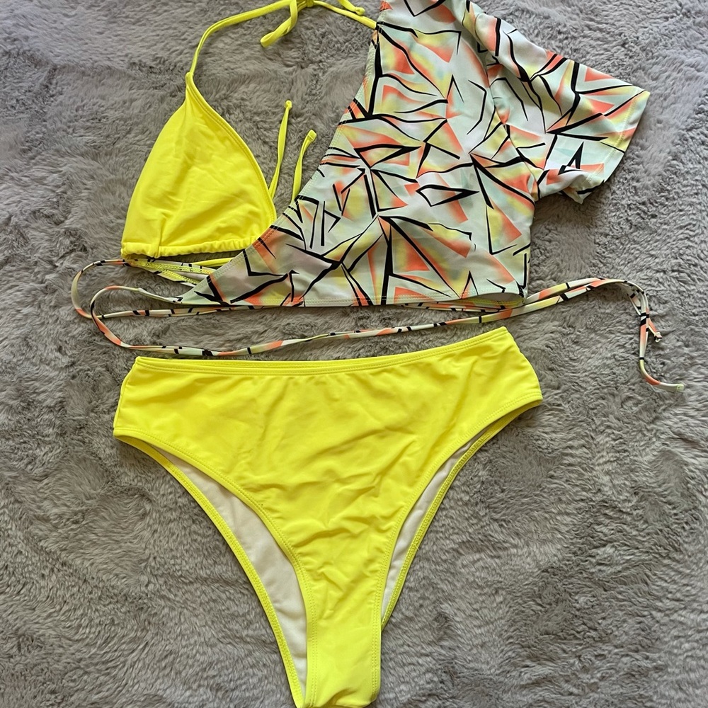 Three-piece bathing suit